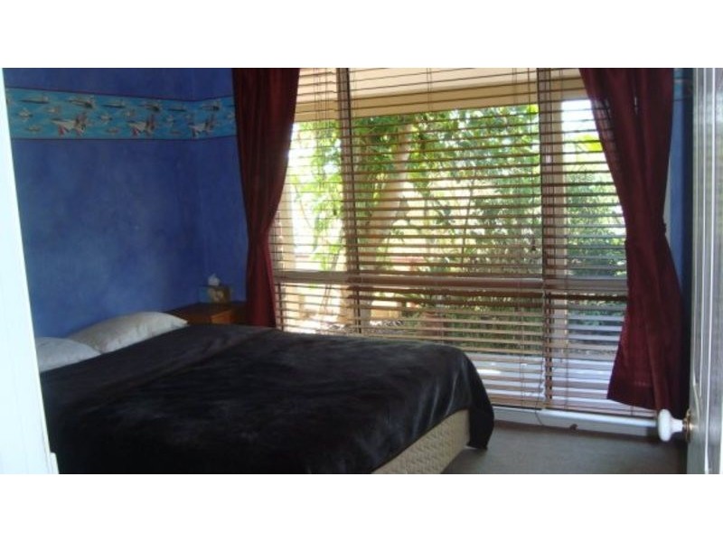 5 Yellow Box Close, Caves Beach NSW 2281