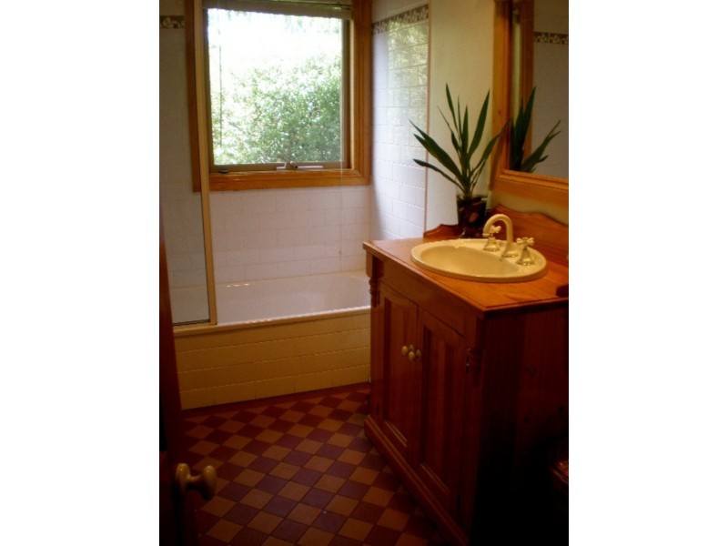 103 Autumn St, Geelong West VIC 3218