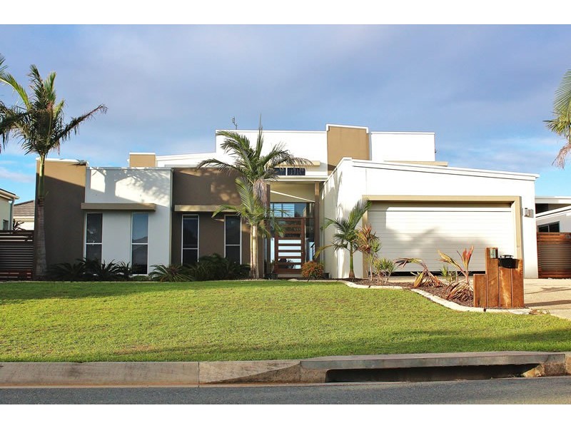 4 Columba Place, Pelican Waters QLD 4551