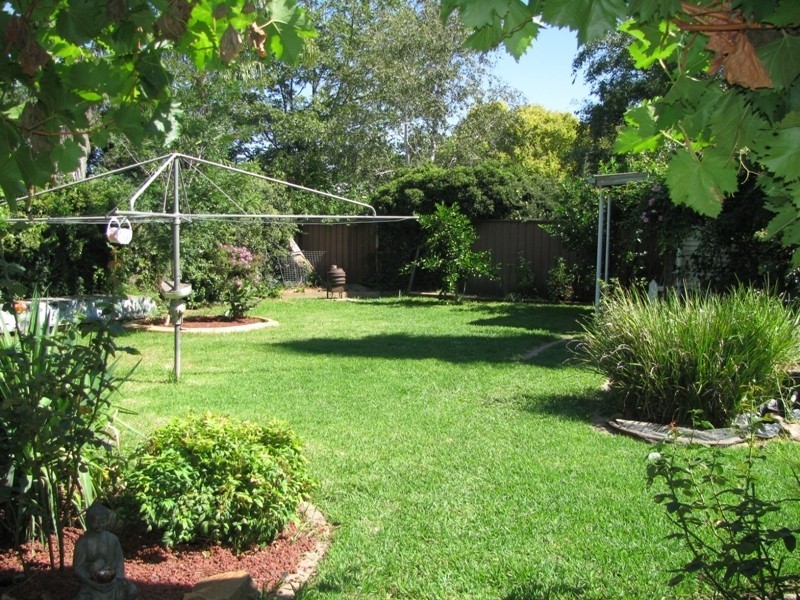 342 Lake Albert Road, Kooringal NSW 2650