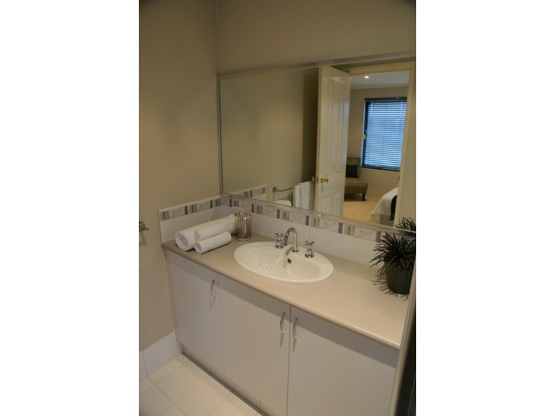 11 Canopus Loop, Hammond Park WA 6164
