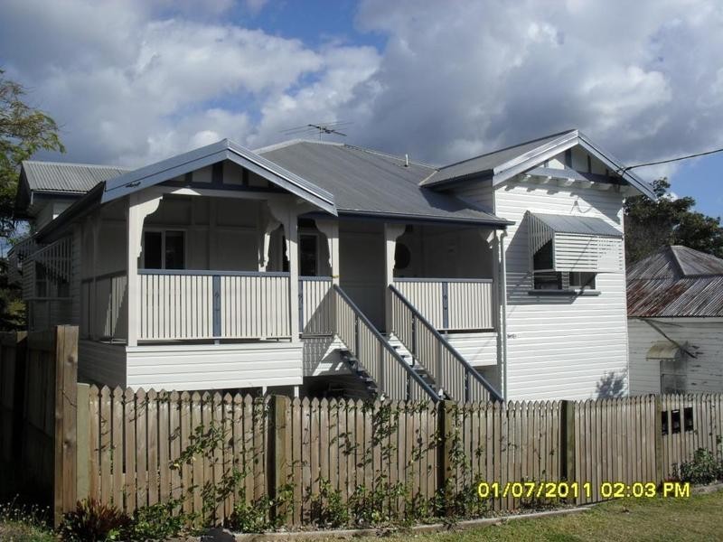 4   Bridge st, Red Hill QLD 4059