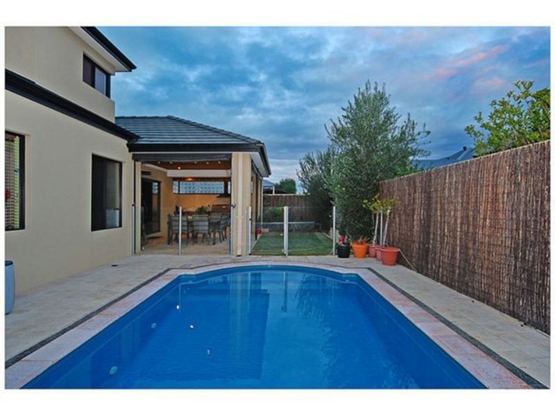 18 Toscana Way, Stirling WA 6021