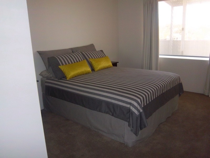 14A Valley Road, Halls Head WA 6210