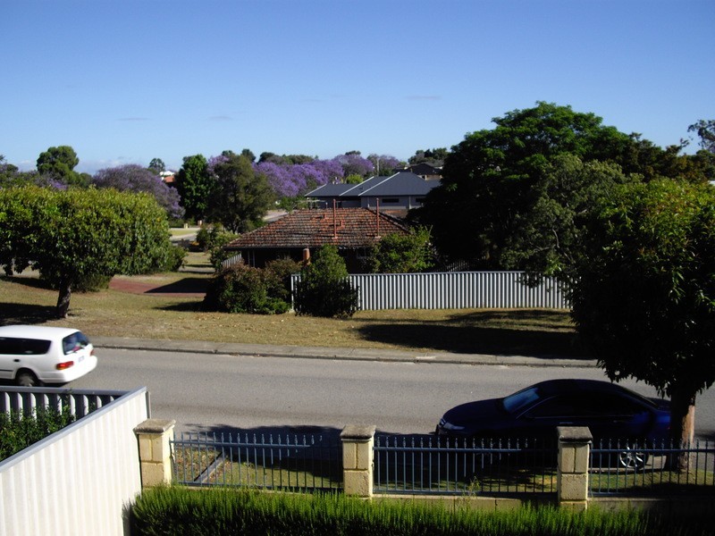 27 Queens Road, Mount Pleasant WA 6153