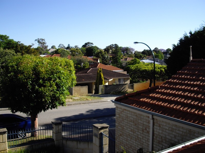 27 Queens Road, Mount Pleasant WA 6153