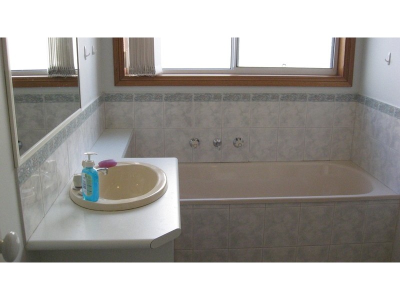 1A  Burnett Crt, Altona Meadows VIC 3028