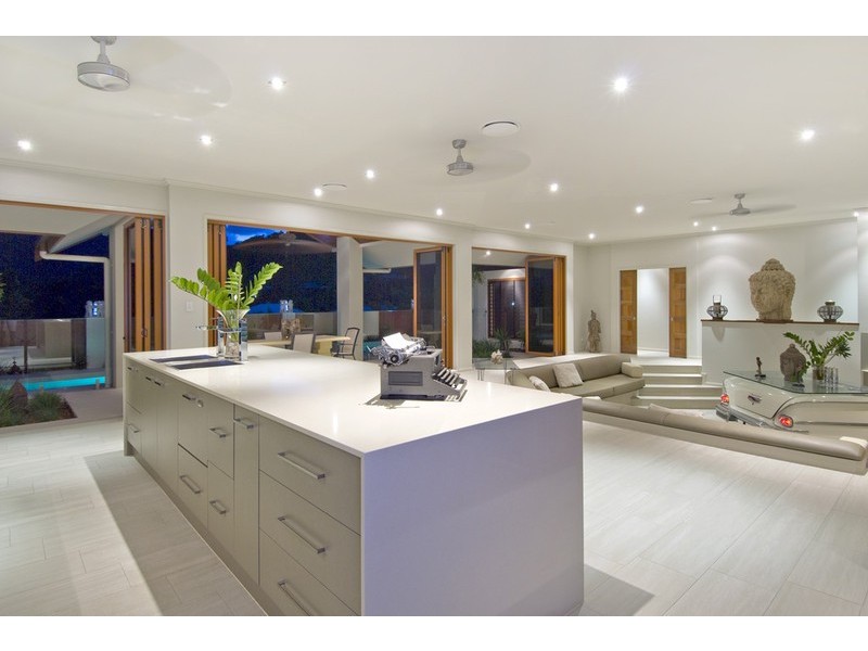 1 Wirrega Close, Caravonica QLD 4878