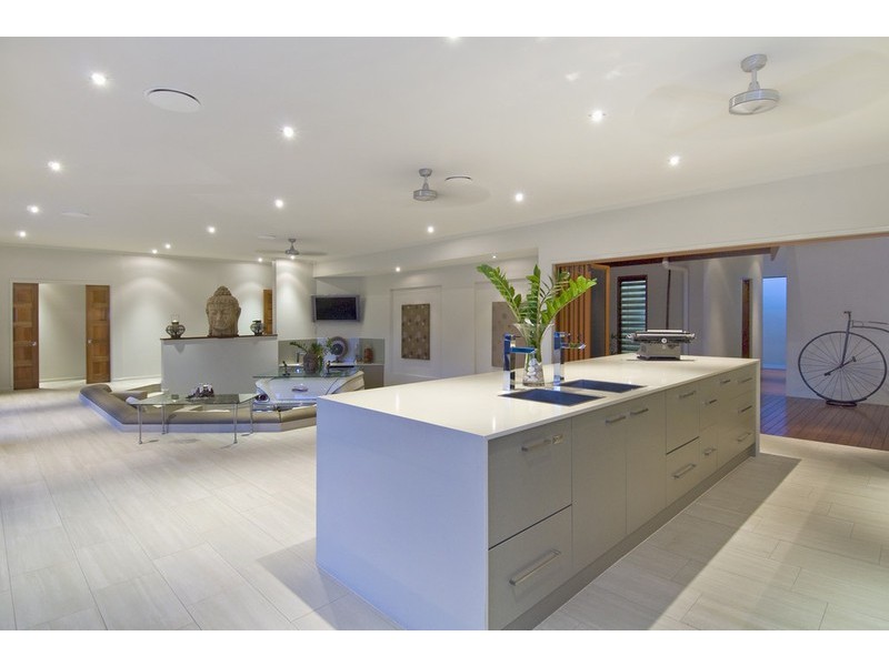 1 Wirrega Close, Caravonica QLD 4878