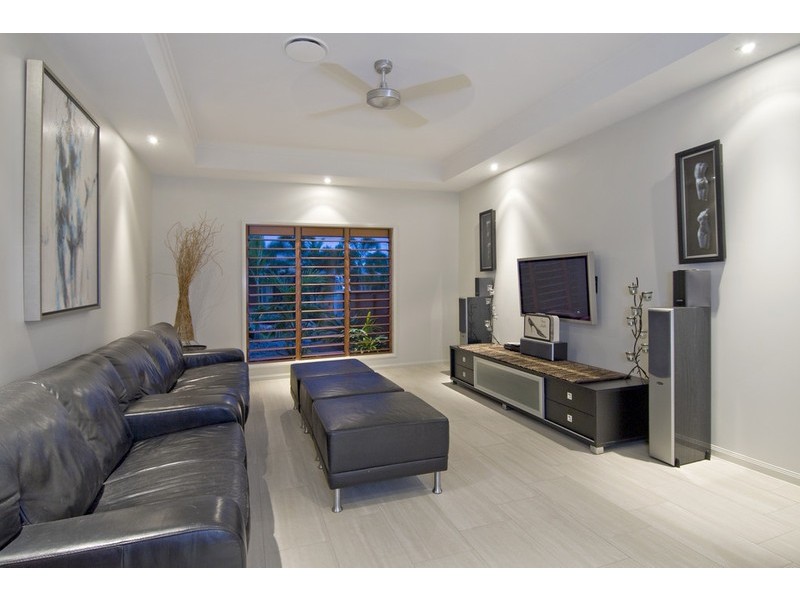 1 Wirrega Close, Caravonica QLD 4878