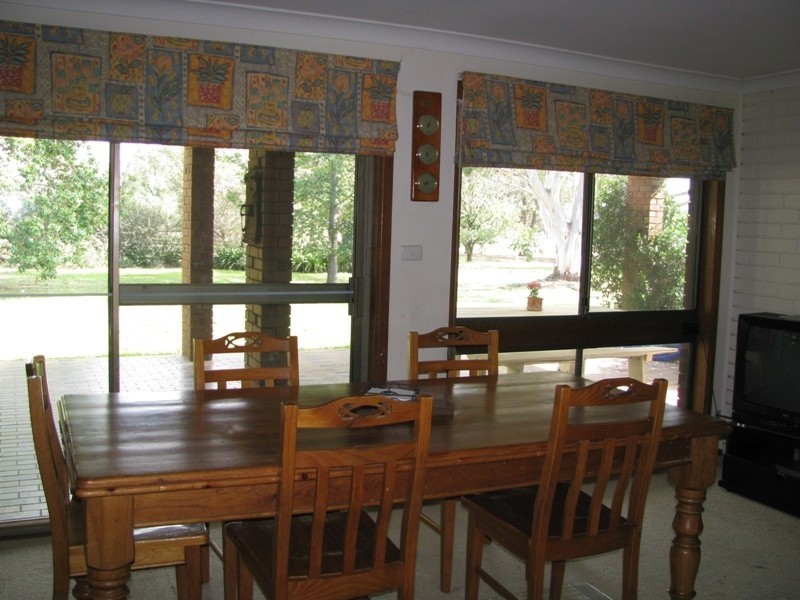 35 Alder Road, Lake Albert NSW 2650