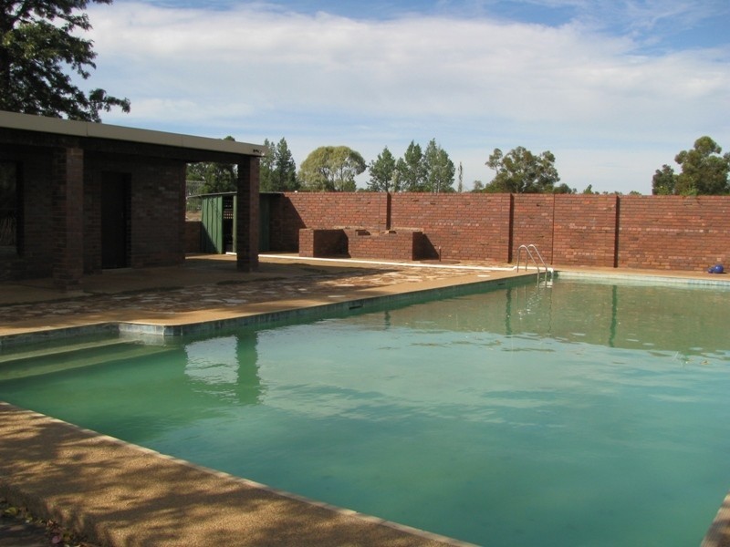 35 Alder Road, Lake Albert NSW 2650