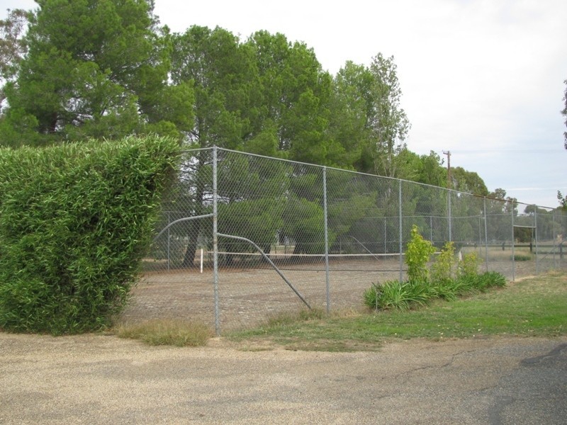 35 Alder Road, Lake Albert NSW 2650