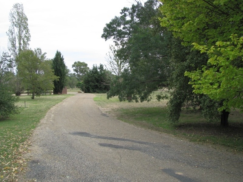 35 Alder Road, Lake Albert NSW 2650