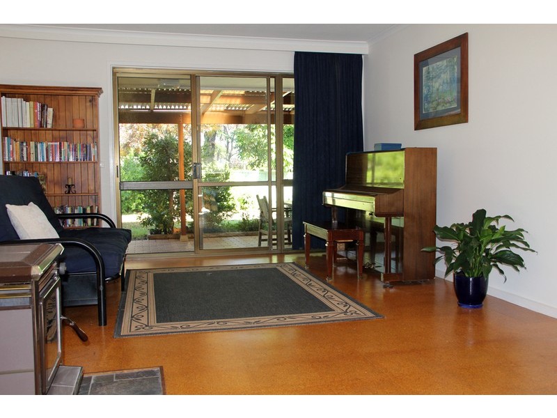 7 Barracks Close, Dubbo NSW 2830