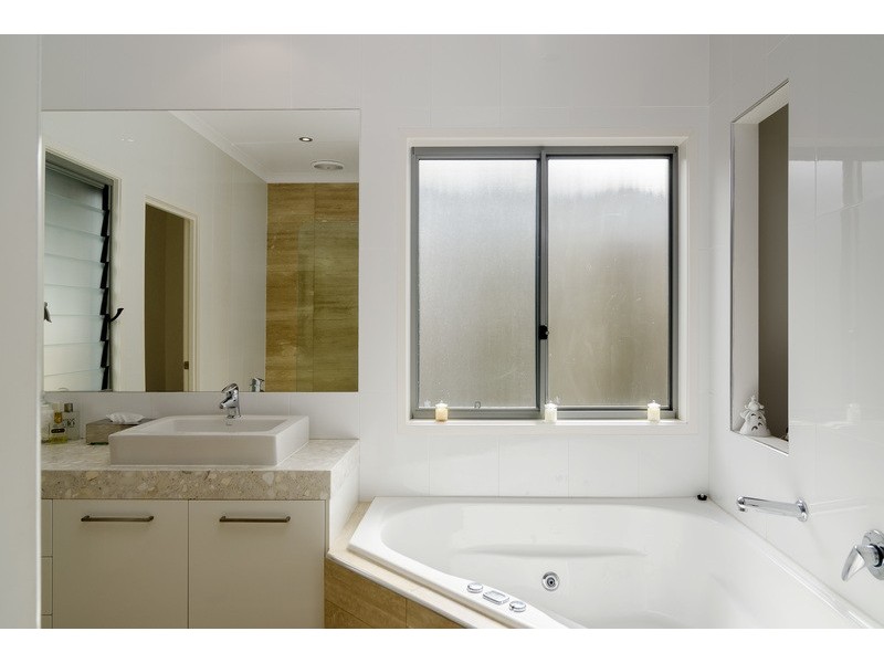 27 Hetherington Drive, Twin Waters QLD 4564