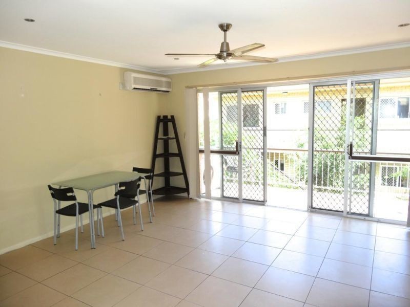 3/125 Old Burleigh Road, Broadbeach QLD 4218