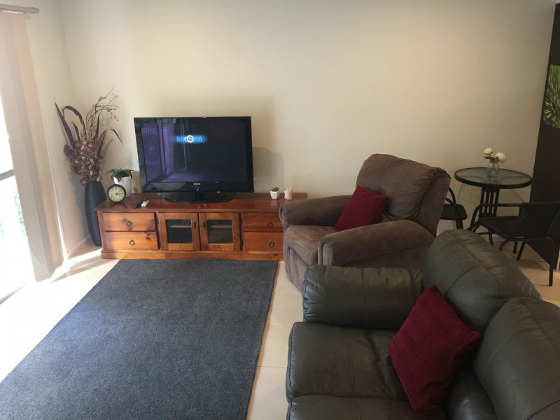 3/125 Old Burleigh Road, Broadbeach QLD 4218