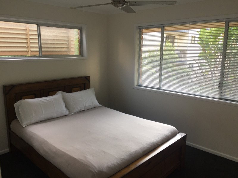 3/125 Old Burleigh Road, Broadbeach QLD 4218