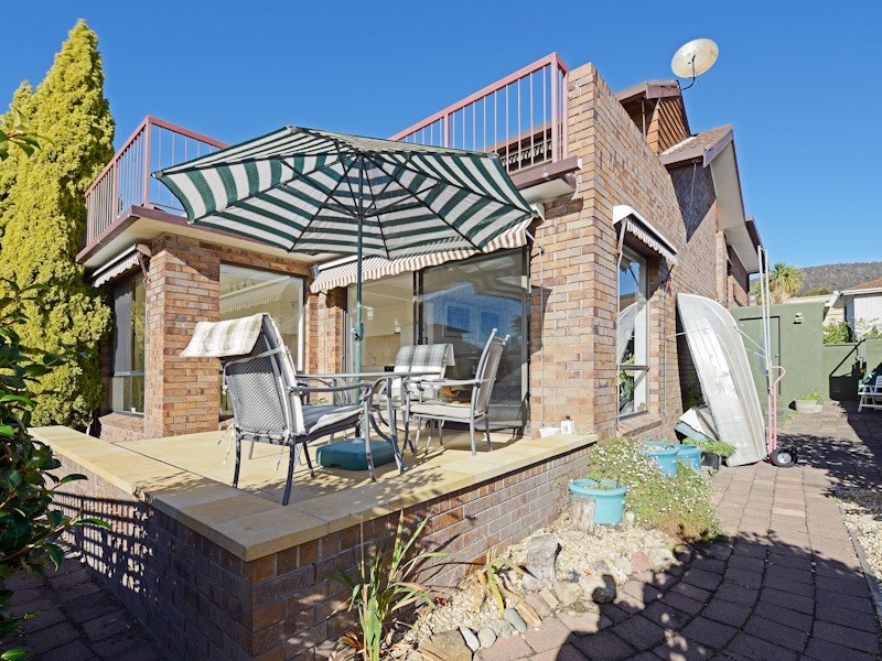 2/4 Mansell Court, Sandy Bay TAS 7005