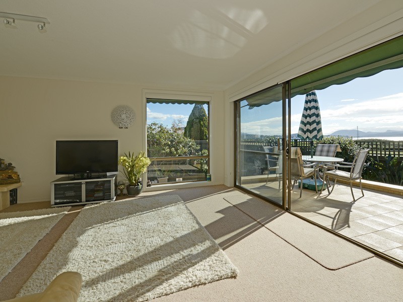 2/4 Mansell Court, Sandy Bay TAS 7005