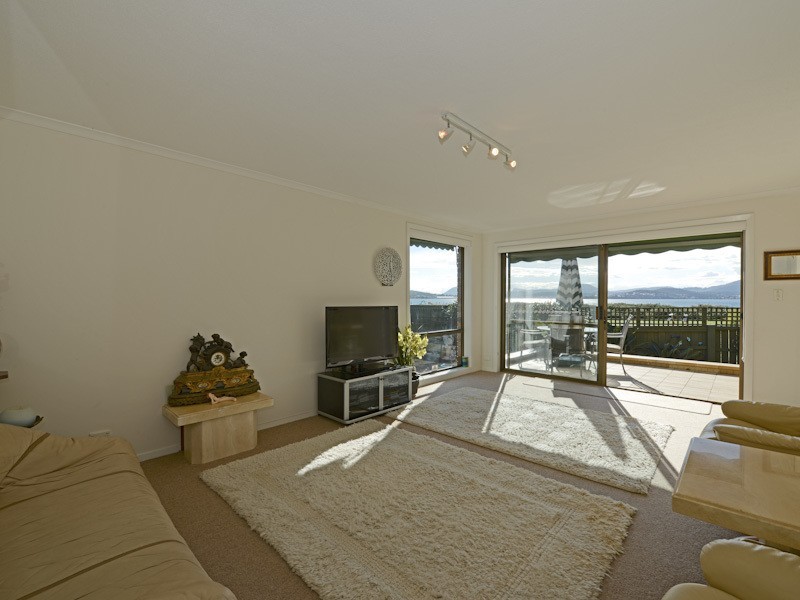 2/4 Mansell Court, Sandy Bay TAS 7005