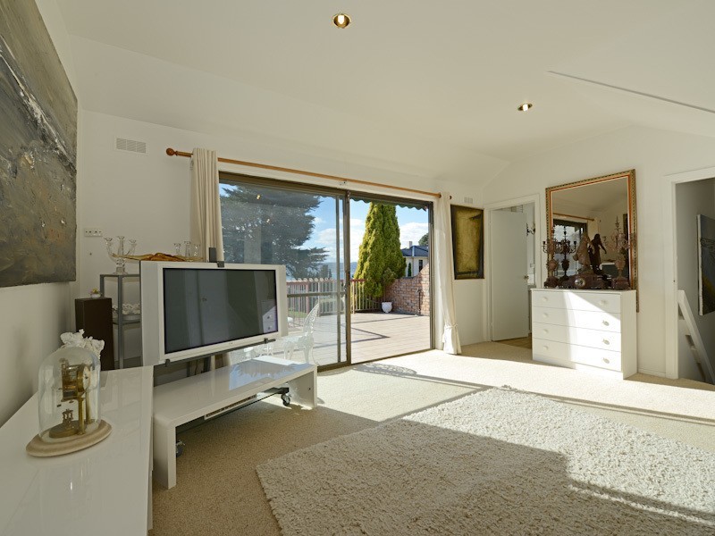 2/4 Mansell Court, Sandy Bay TAS 7005