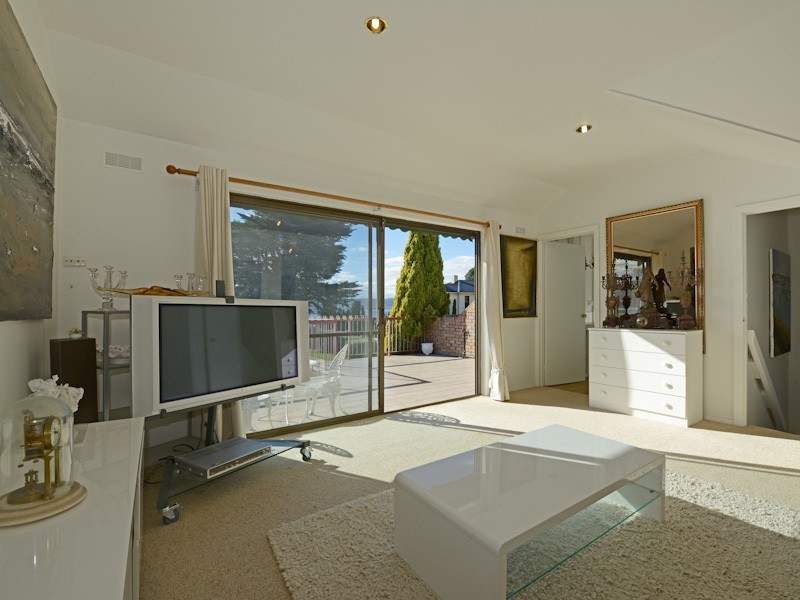 2/4 Mansell Court, Sandy Bay TAS 7005