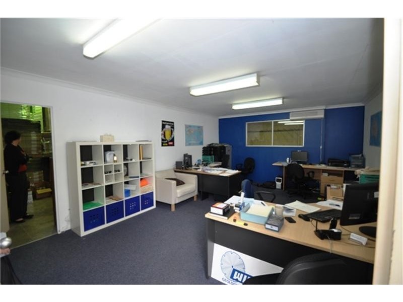 10/12  PARAMOUNT DRIVE, Wangara WA 6065