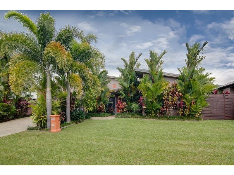 6 Pambula Close, Kewarra Beach QLD 4879