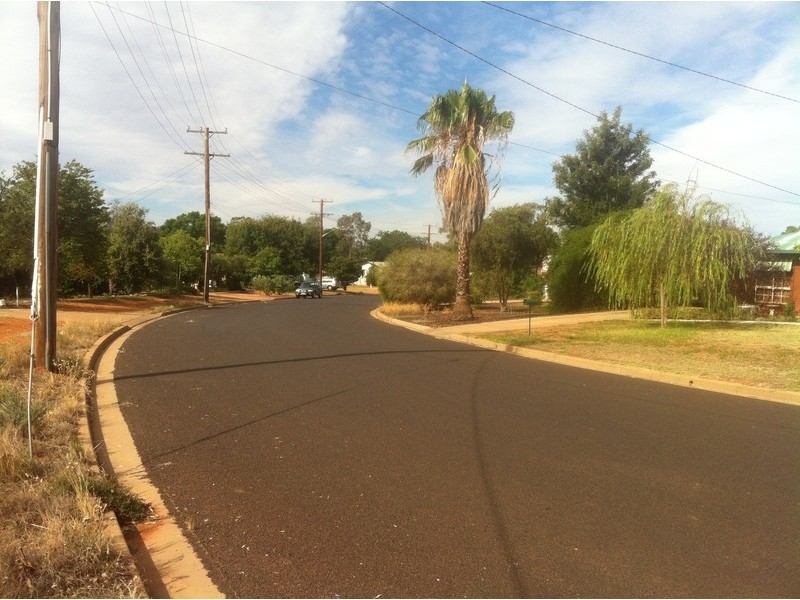 24 kurrajong circle, Cobar NSW 2835