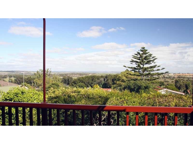 12 Geoffrey Ave, Port Noarlunga SA 5167