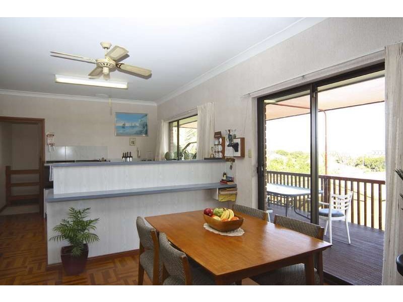 12 Geoffrey Ave, Port Noarlunga SA 5167