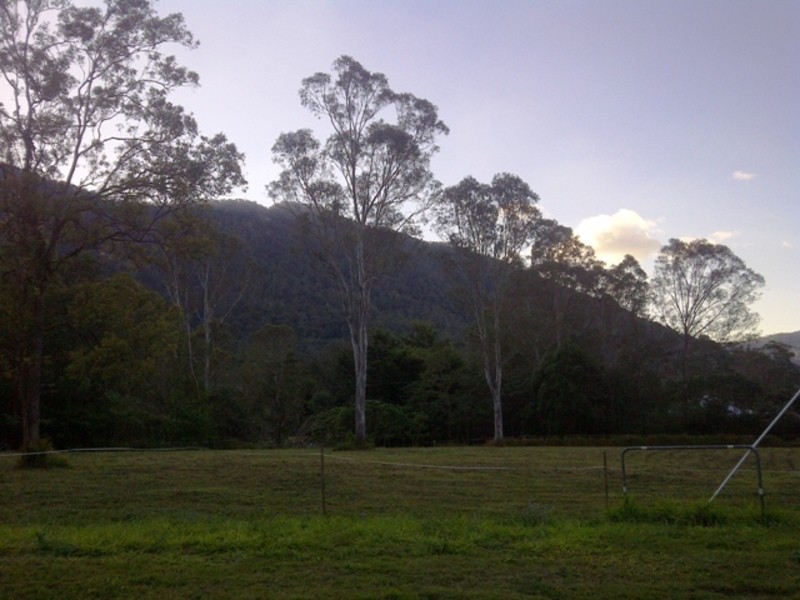 2 Lyell Court, Mount Samson QLD 4520