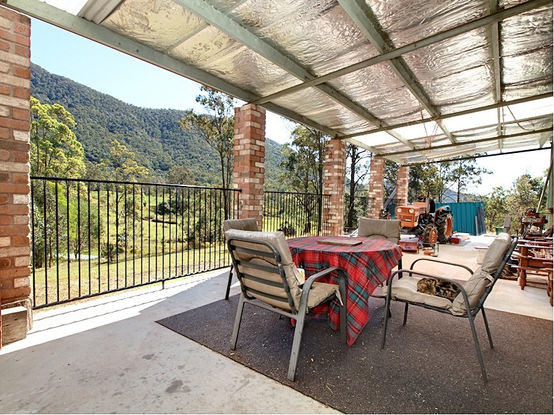 2 Lyell Court, Mount Samson QLD 4520