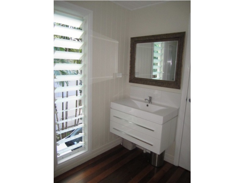 19 Rose Street, Westcourt QLD 4870