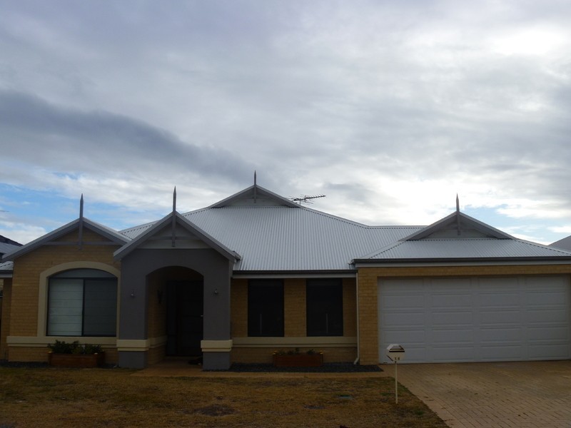 14 Sorrento Turn, Secret Harbour WA 6173