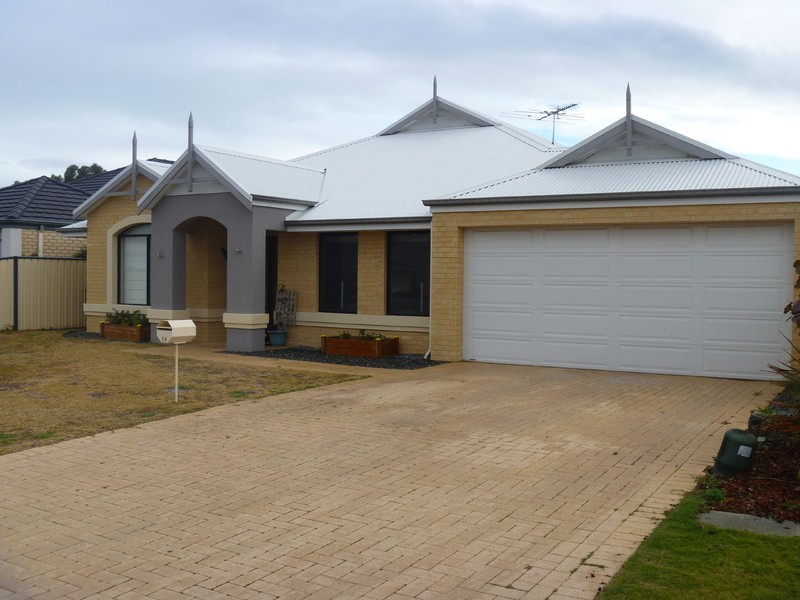 14 Sorrento Turn, Secret Harbour WA 6173