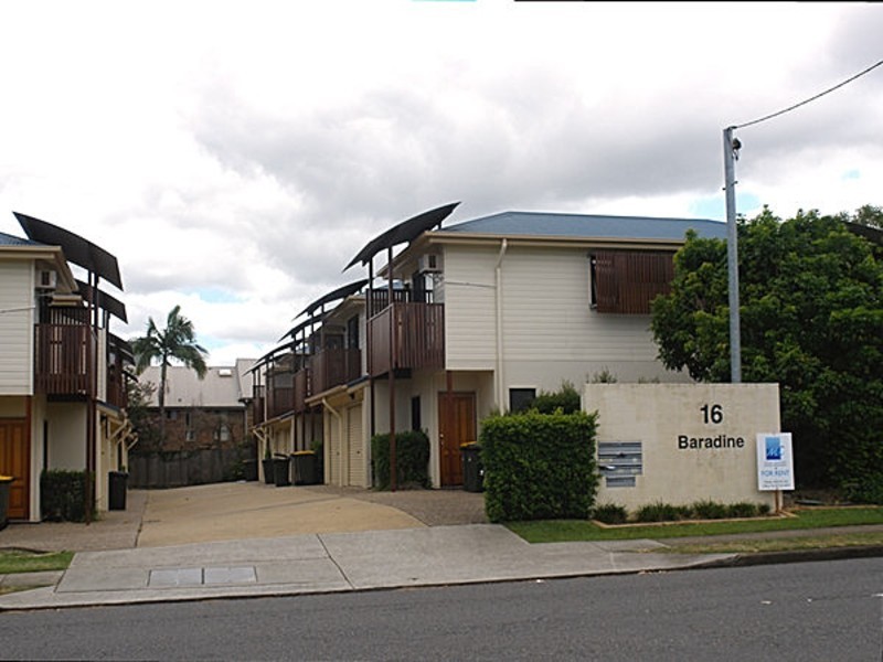 3/16  BARADINE STREET, Newmarket QLD 4051