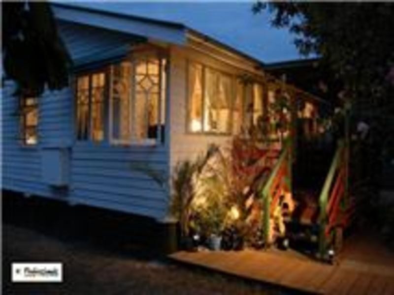 26  Kent Street, Urangan QLD 4655