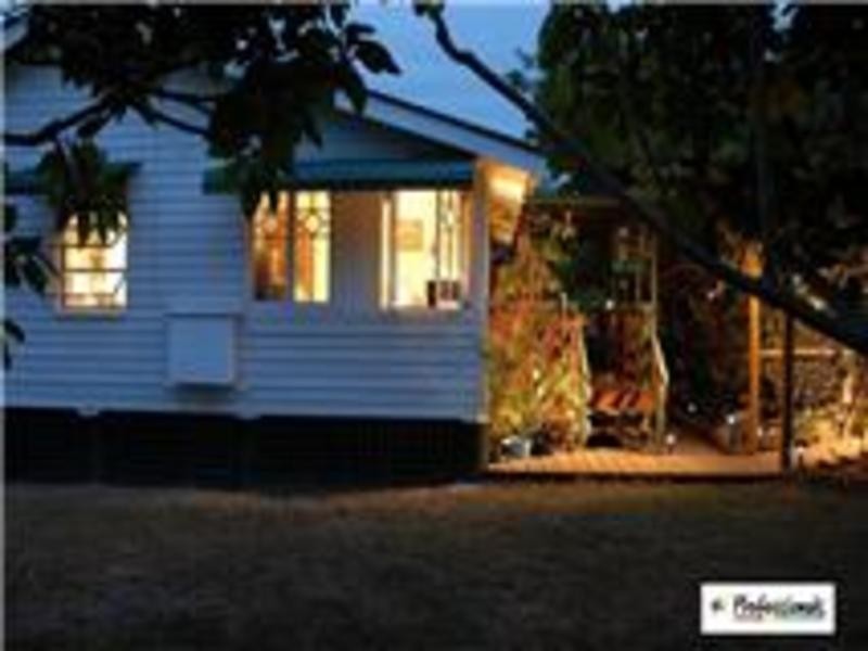 26  Kent Street, Urangan QLD 4655