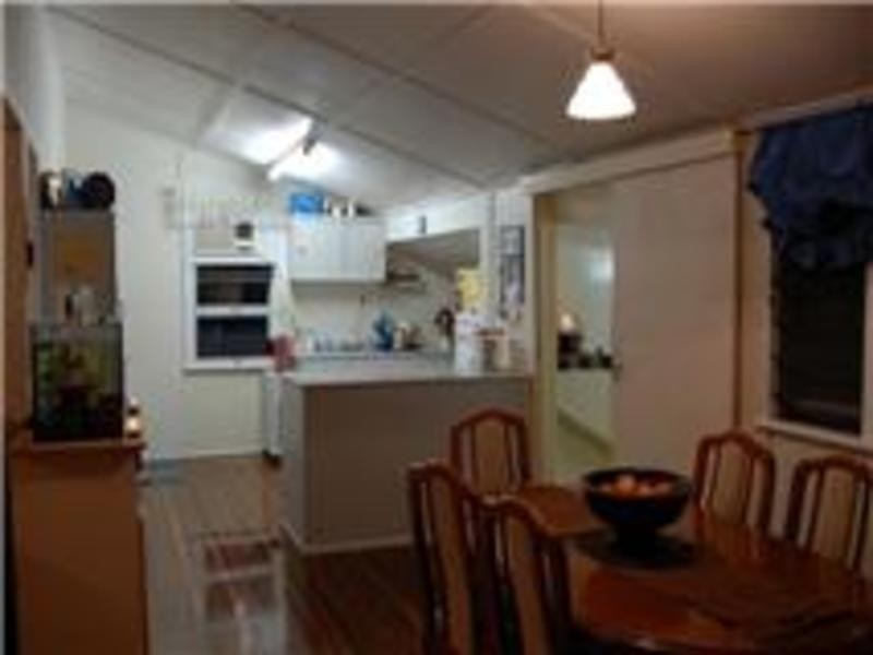 26  Kent Street, Urangan QLD 4655