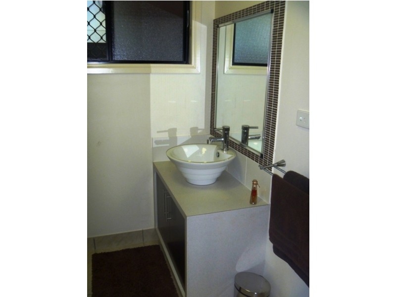 8 Brookeside Close, Idalia QLD 4811