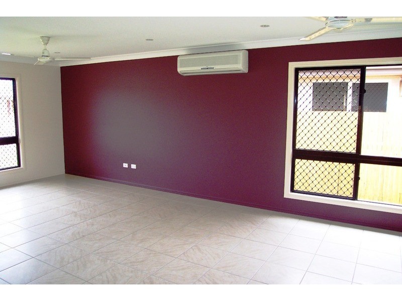 8 Brookeside Close, Idalia QLD 4811