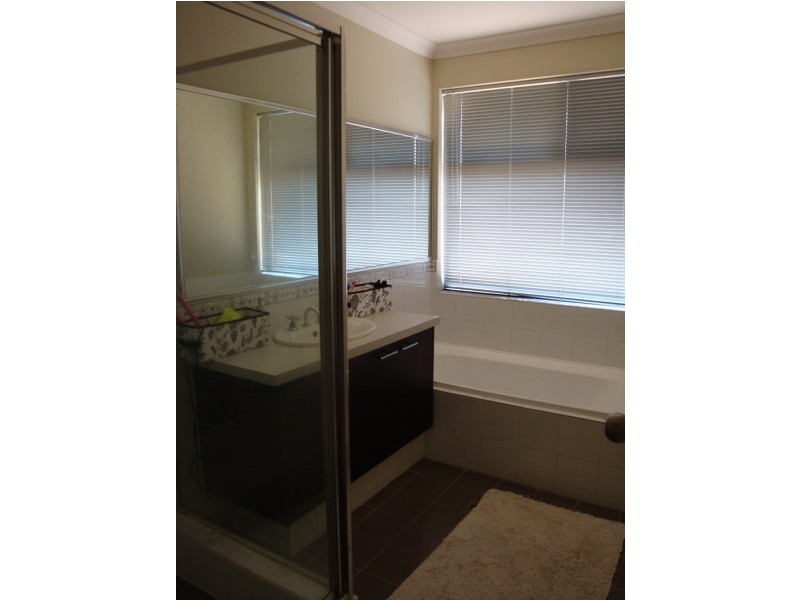 9  Kansas Lane, Hocking WA 6065