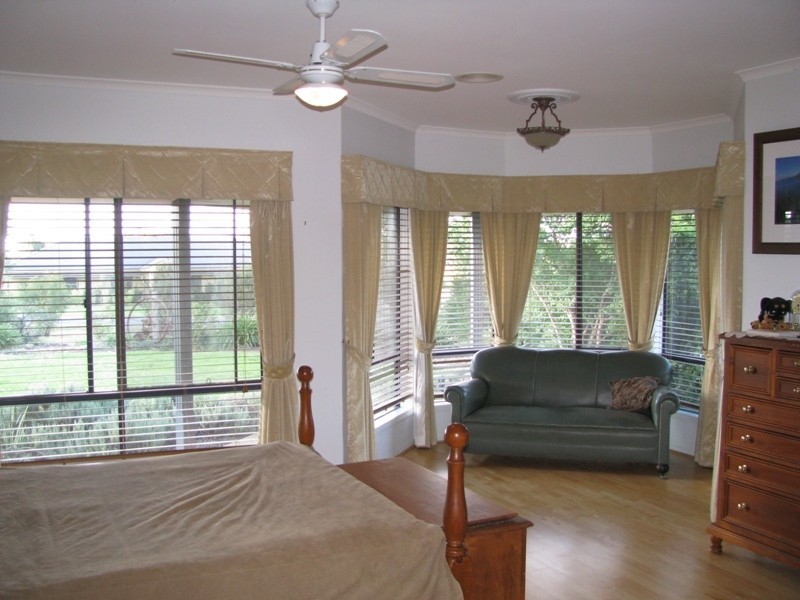 5 Evangelist Ave, Lake Albert NSW 2650