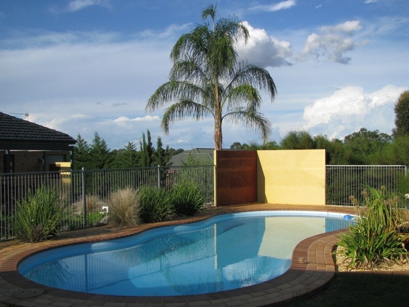 5 Evangelist Ave, Lake Albert NSW 2650