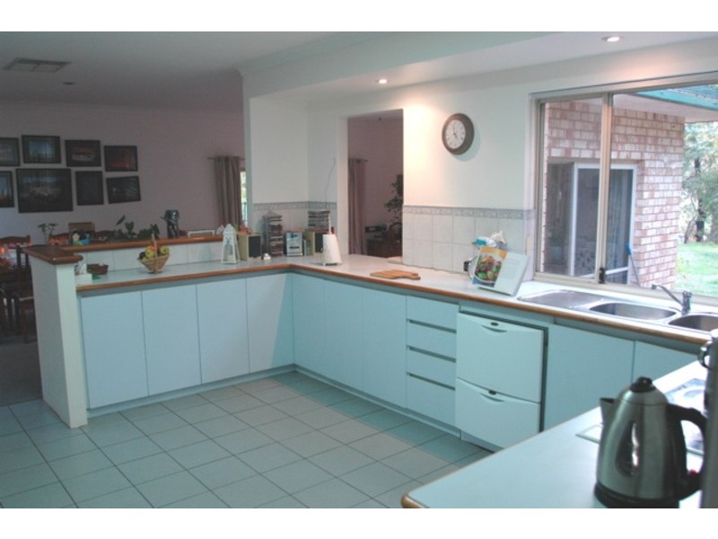 205 Patrick Place, Mundaring WA 6073