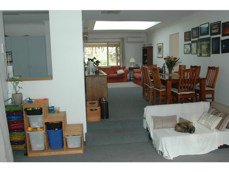 205 Patrick Place, Mundaring WA 6073