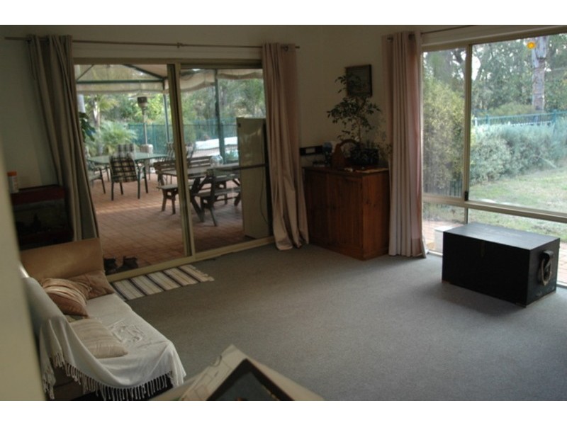 205 Patrick Place, Mundaring WA 6073